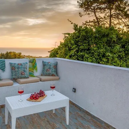 Vila Arktos Sunset