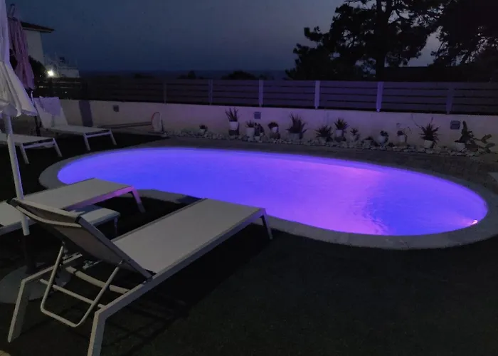 Arktos Sunset Villa *