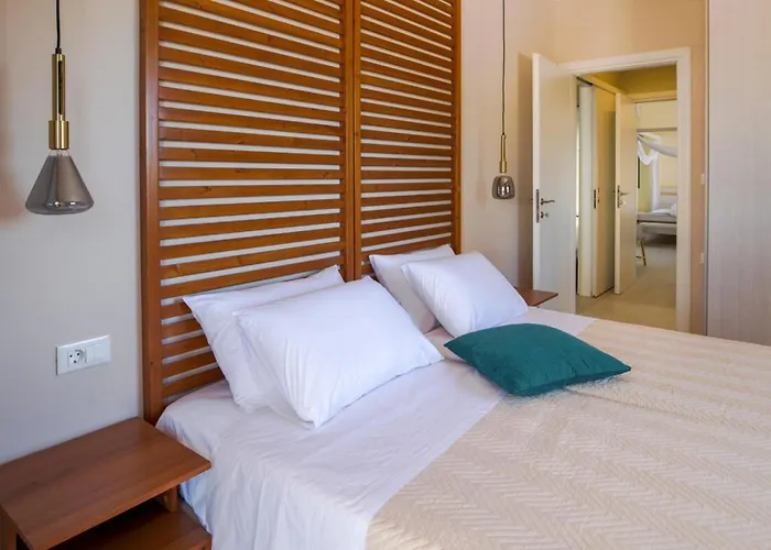 Arktos Sunset Villa Minia