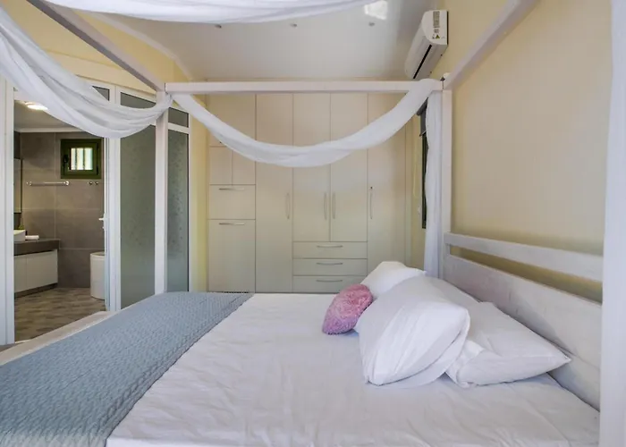 Arktos Sunset Villa Minia